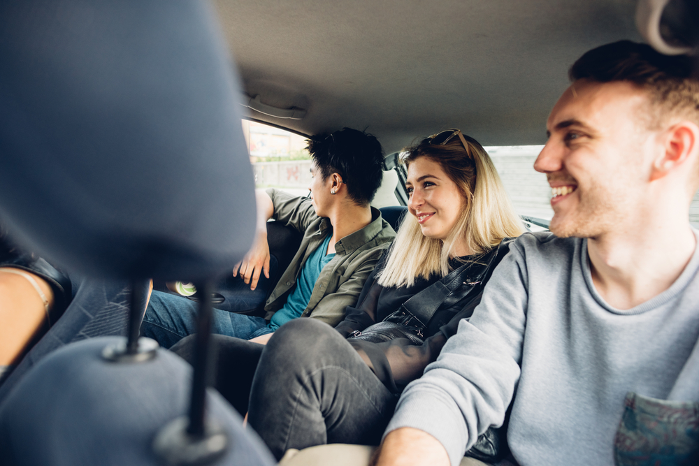 Compartilhar o carro e a locação de frotas ajudam nessa prática