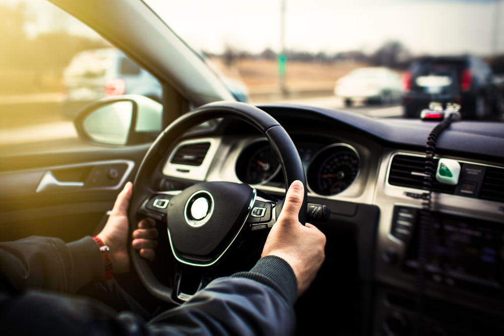  Locar um automóvel é muito fácil e rápido