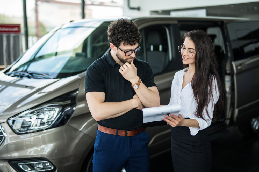 Leia mais informações sobre os acessórios que todo carro precisa ter.