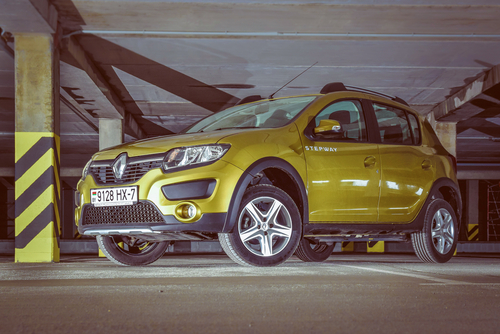 Renault Sandero Zen segue em quarto lugar na lista de melhores carros automáticos.